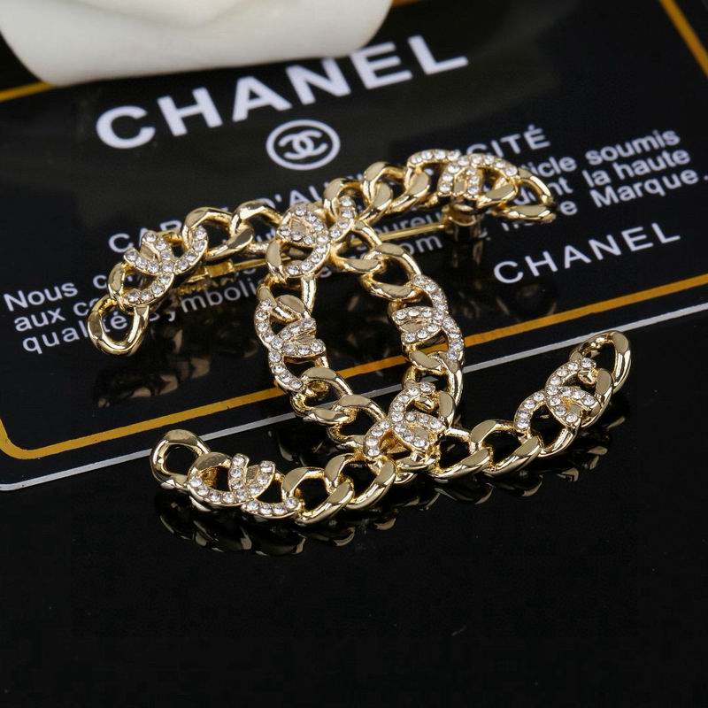 Chanel Brooch 04yxs380